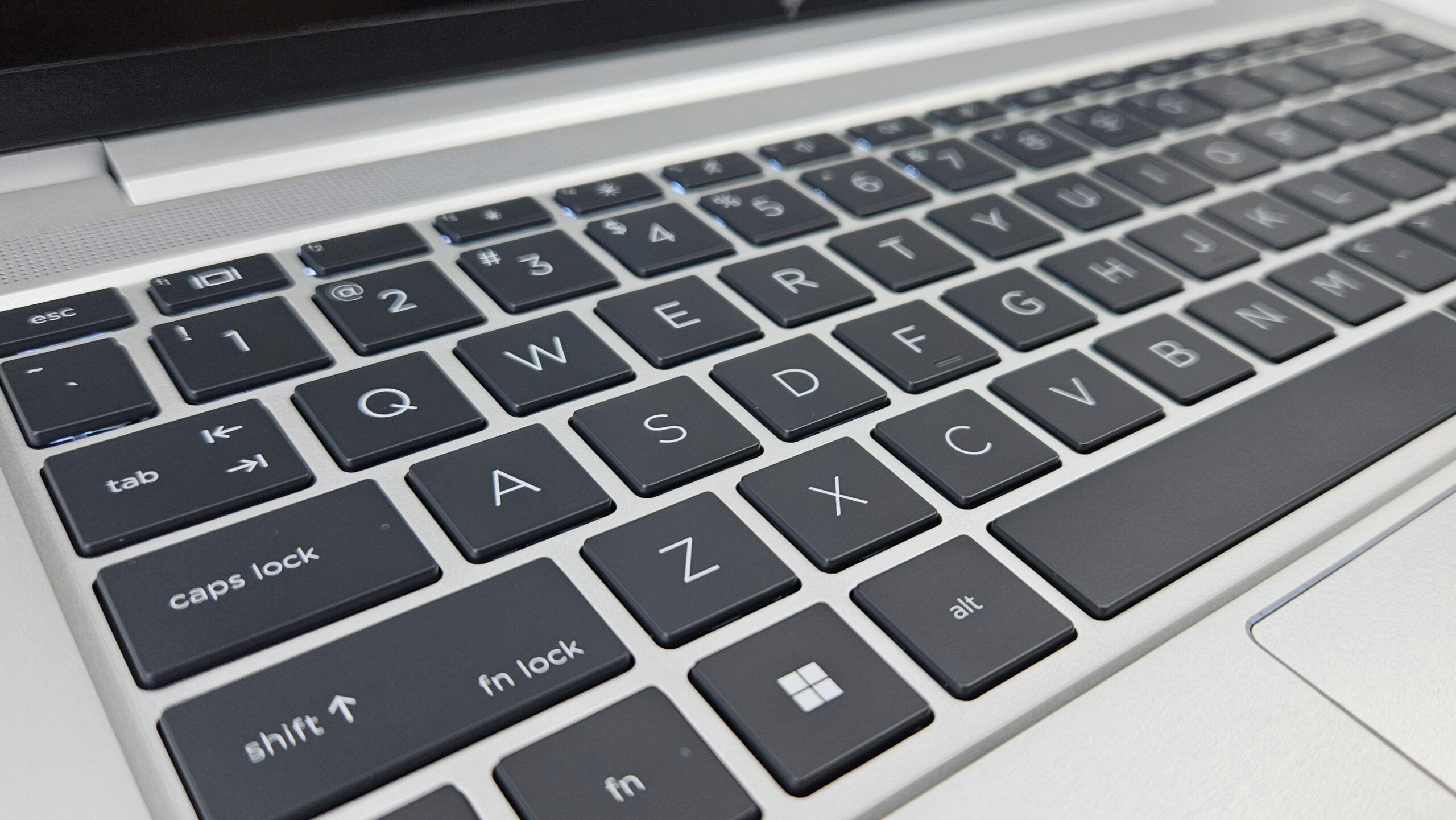 HP EliteBook 640 14 inch G9 laptop (7)